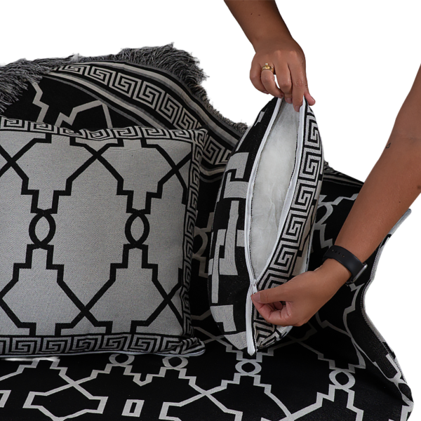 Xale Para Sofá Manta 5 Peças Grécia com Almofadas Cheias em Tecido Jacquard Preto - Imagem 3
